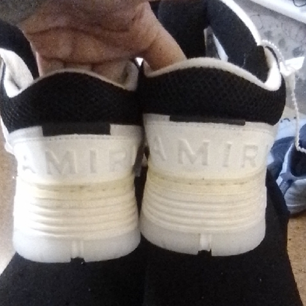 AMIRI Monochrome Logo Sneakers - Picture 3 of 7